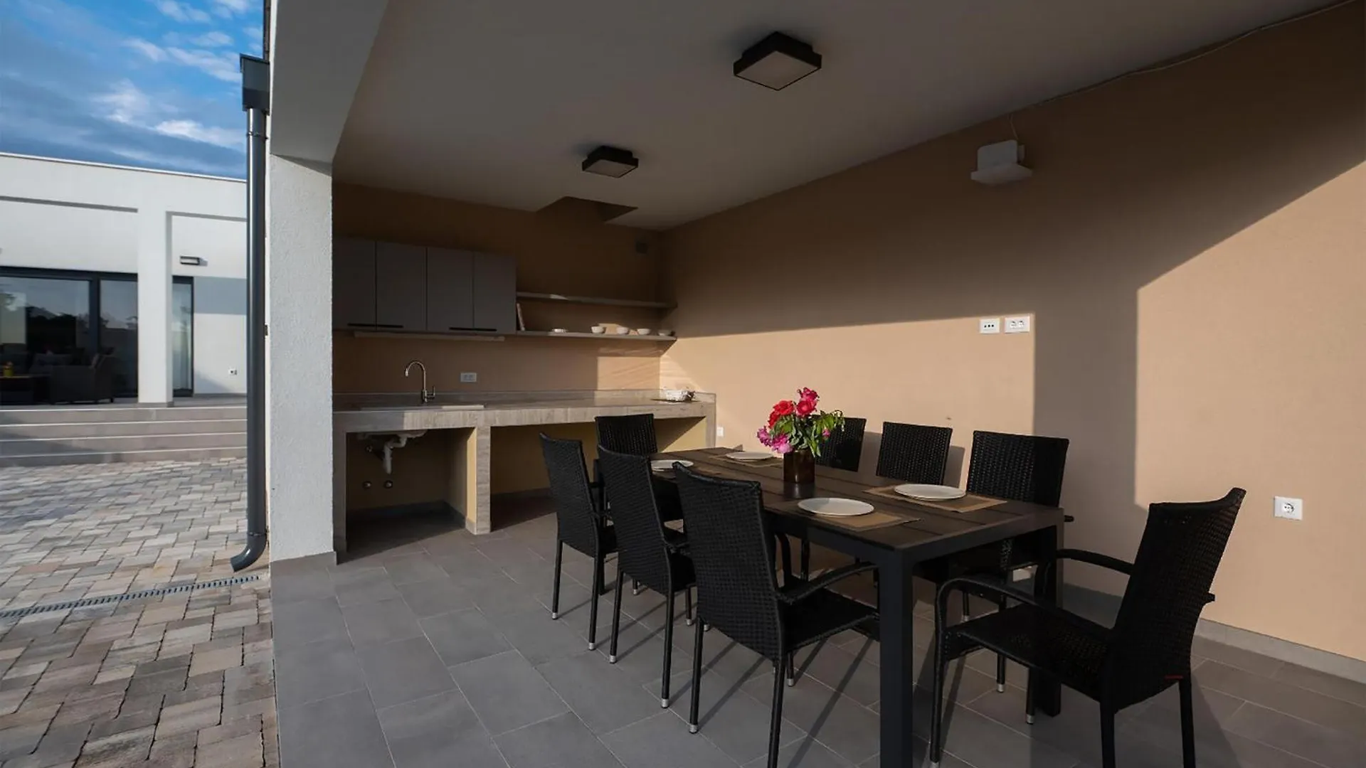 別荘 Amazing Home In Nin With Sauna